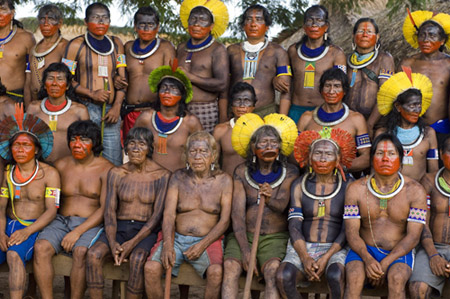 El cap Raoni de la tribu dels Kayapó i el cap Davi Kopenawa de la tribu dels Yanomami