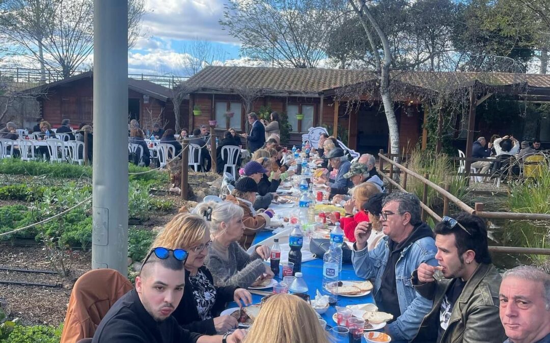 PROP DE 100 PERSONES CELEBREN LA 10a EDICIÓ DE MARE TERRA